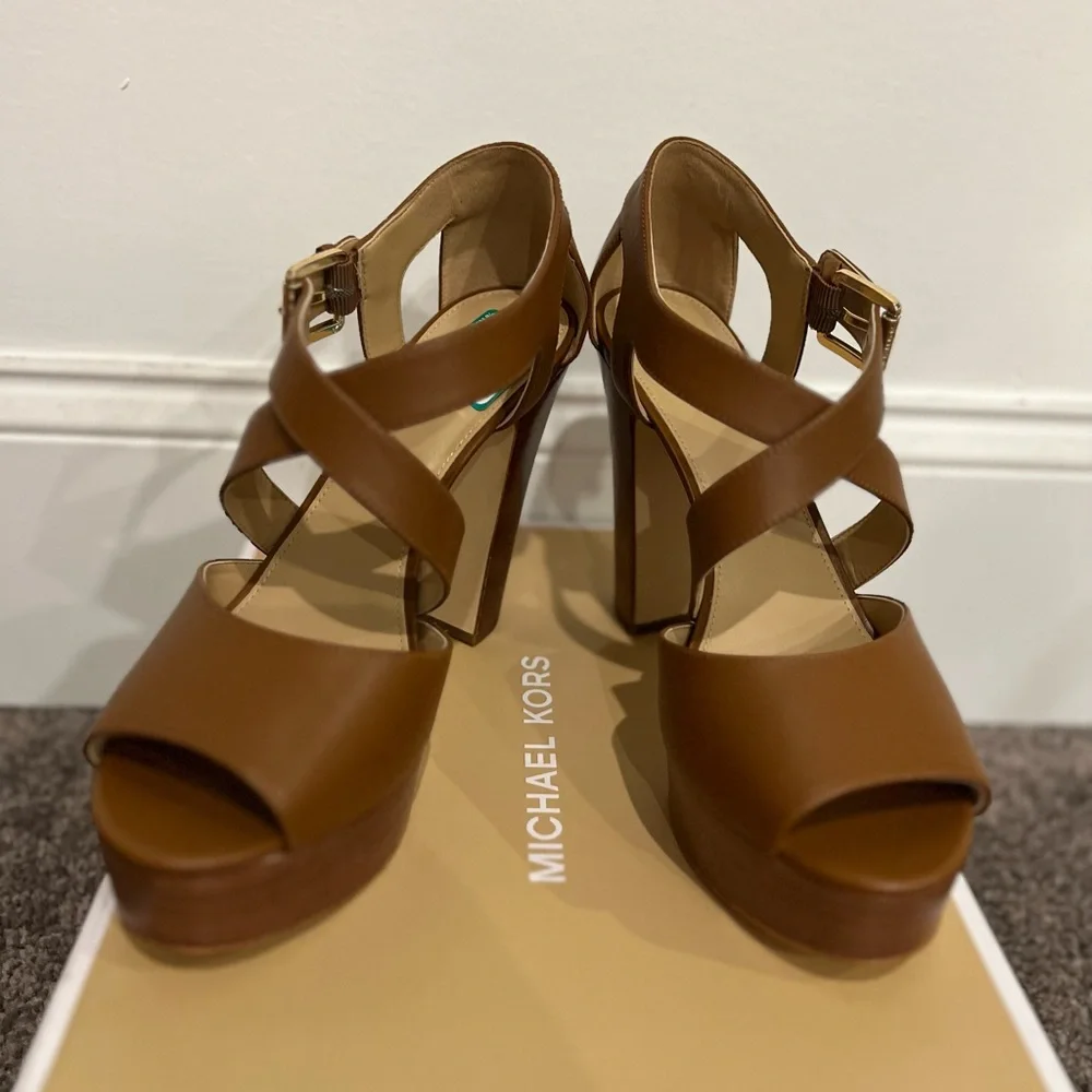 Michael Kors **NEVER WORN** comes with box! - Picture 4 of 5